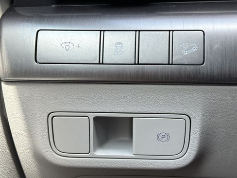 Used 2025 Hyundai Kona SEL AWD/4WD image 14