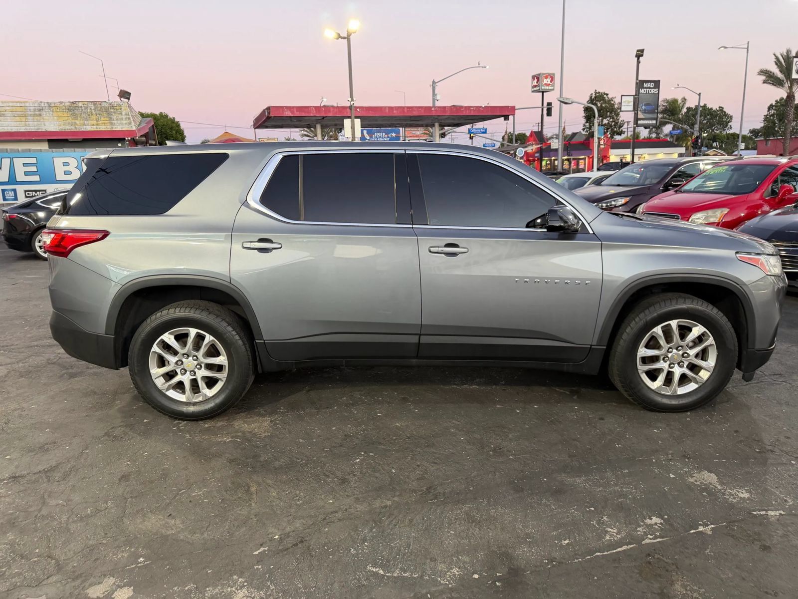 Used 2020 Chevrolet Traverse LS w/ LPO, Cargo Package FWD image 7