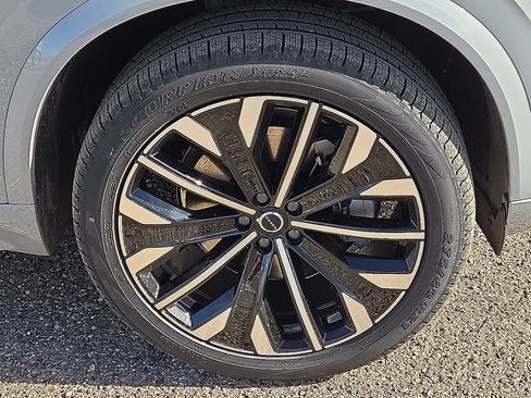 New 2026 Volvo XC90 B6 Plus w/ Protection Package Premier image 11