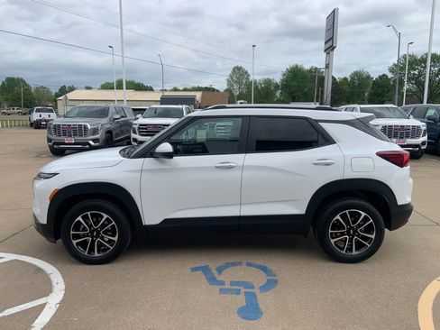 Certified 2025 Chevrolet TrailBlazer LT AWD/4WD image 3
