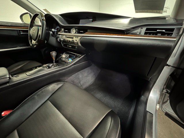 Used 2015 Lexus ES 350 w/ Premium Package FWD image 10