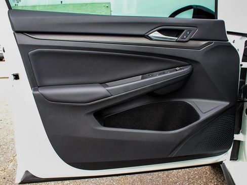 Used 2024 Volkswagen GTI SE image 8