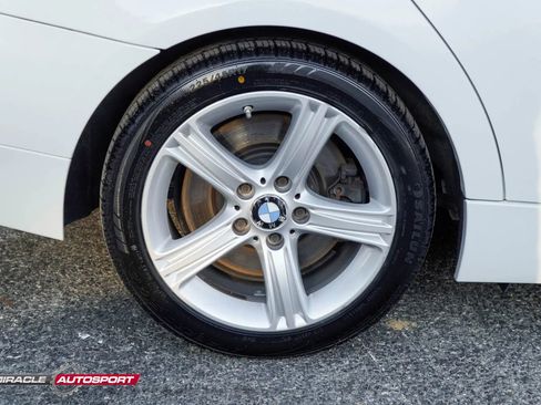 Used 2011 BMW 335i xDrive Sedan AWD/4WD image 11