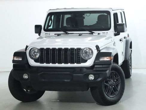 Used 2025 Jeep Wrangler Sport S image 3