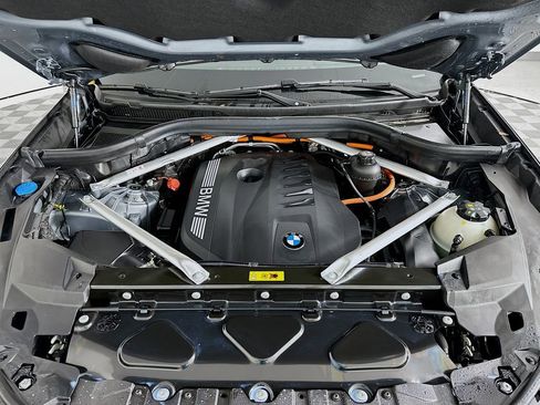 Used 2025 BMW X5 xDrive50e w/ Premium Package image 31