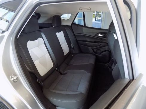 Used 2024 Chevrolet Trax LS FWD image 28