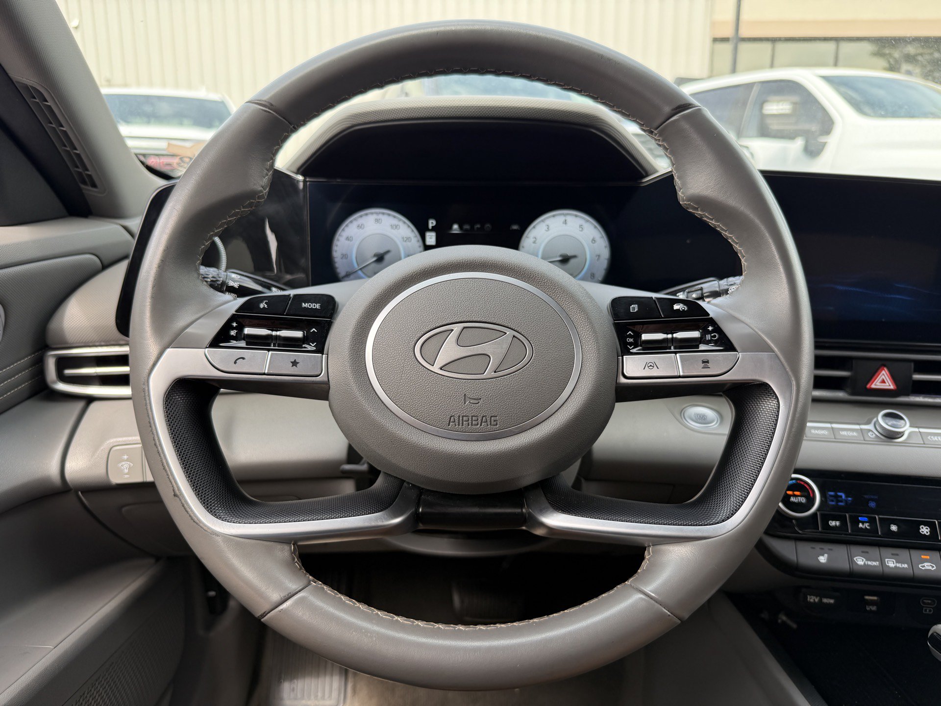 Used 2025 Hyundai Elantra SEL FWD image 21
