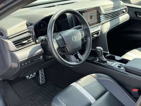 Used 2025 Toyota Camry SE FWD image 12
