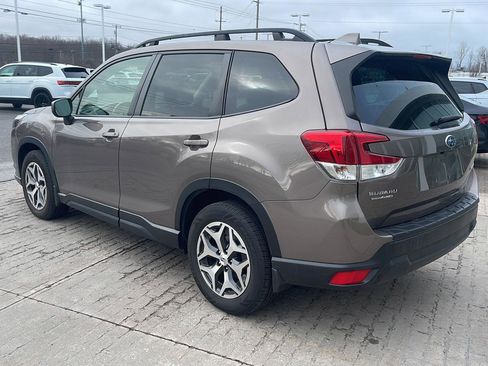 Used 2023 Subaru Forester Premium image 6