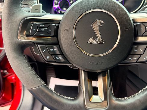 Used 2021 Ford Mustang Shelby GT500 w/ Carbon Fiber Track Pack image 25