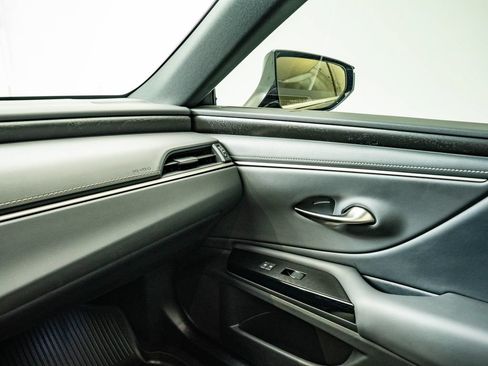 Certified 2025 Lexus ES 300h F Sport FWD image 38