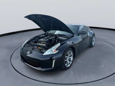 Used 2015 Nissan 370Z Coupe RWD image 11