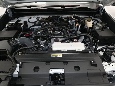 Used 2024 Toyota Tacoma SR image 17