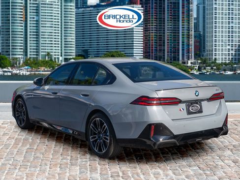 Used 2025 BMW 530i w/ M Sport Package image 7