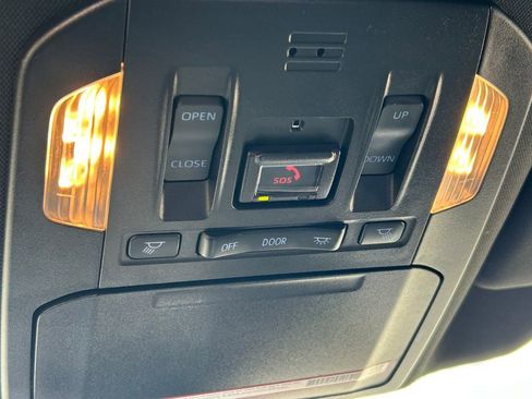 Used 2021 Toyota Highlander XSE FWD image 21