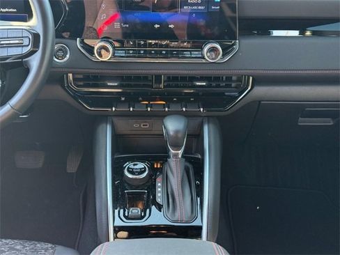 Used 2023 Chevrolet Colorado Z71 w/ Z71 Convenience Package 2 image 15