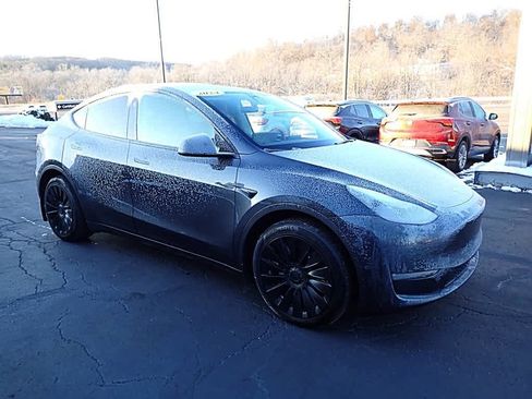 Used 2024 Tesla Model Y Long Range image 7