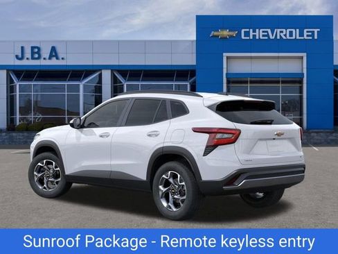 New 2026 Chevrolet Trax LT w/ Sunroof Package image 3