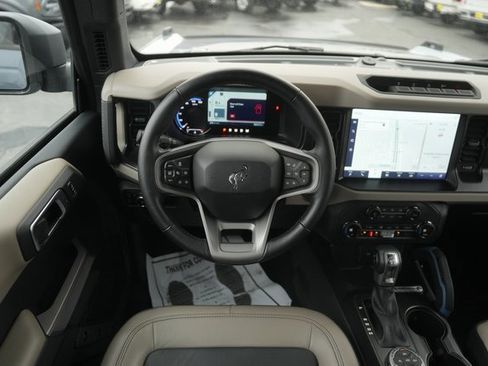 Used 2023 Ford Bronco Wildtrak image 21