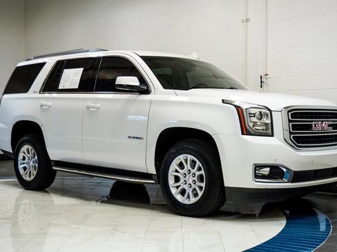 Used 2017 GMC Yukon SLT image 4