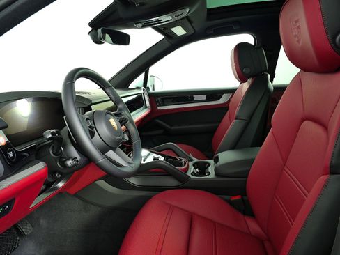 New 2026 Porsche Cayenne AWD/4WD image 5