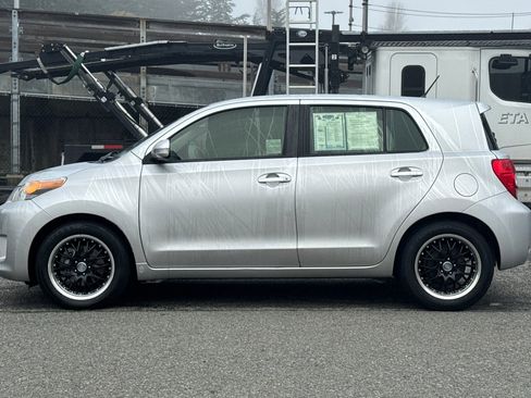 Used 2013 Scion xD image 7