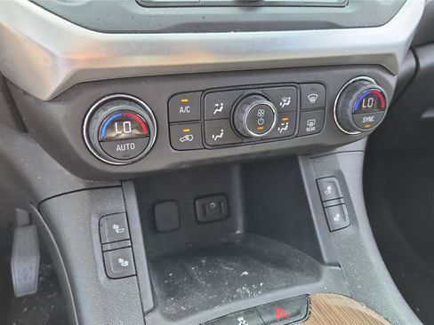 Used 2018 GMC Acadia SLE FWD image 20