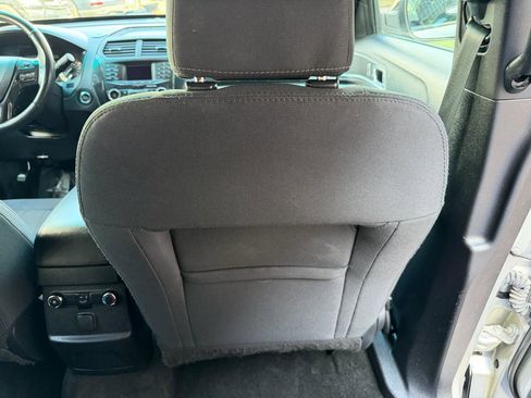 Used 2016 Ford Explorer XLT image 33