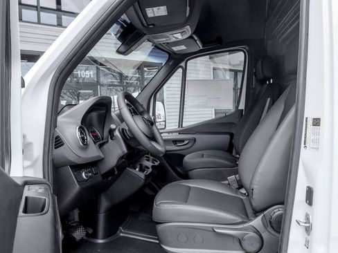 Used 2026 Mercedes-Benz Sprinter 2500 image 12