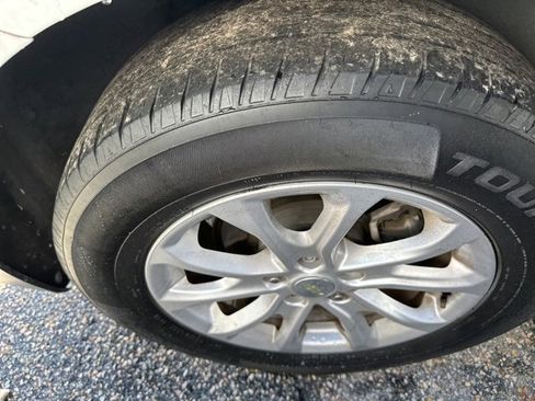 Used 2020 Chevrolet Equinox LS image 8