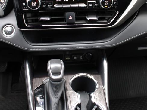 Used 2021 Toyota Highlander Limited image 39