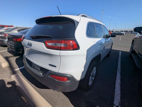 Used 2016 Jeep Cherokee Latitude image 5