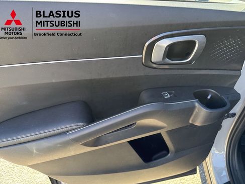 Used 2023 Kia Sorento X-Line EX image 12