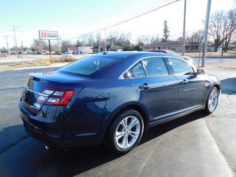 Used 2017 Ford Taurus SE image 13