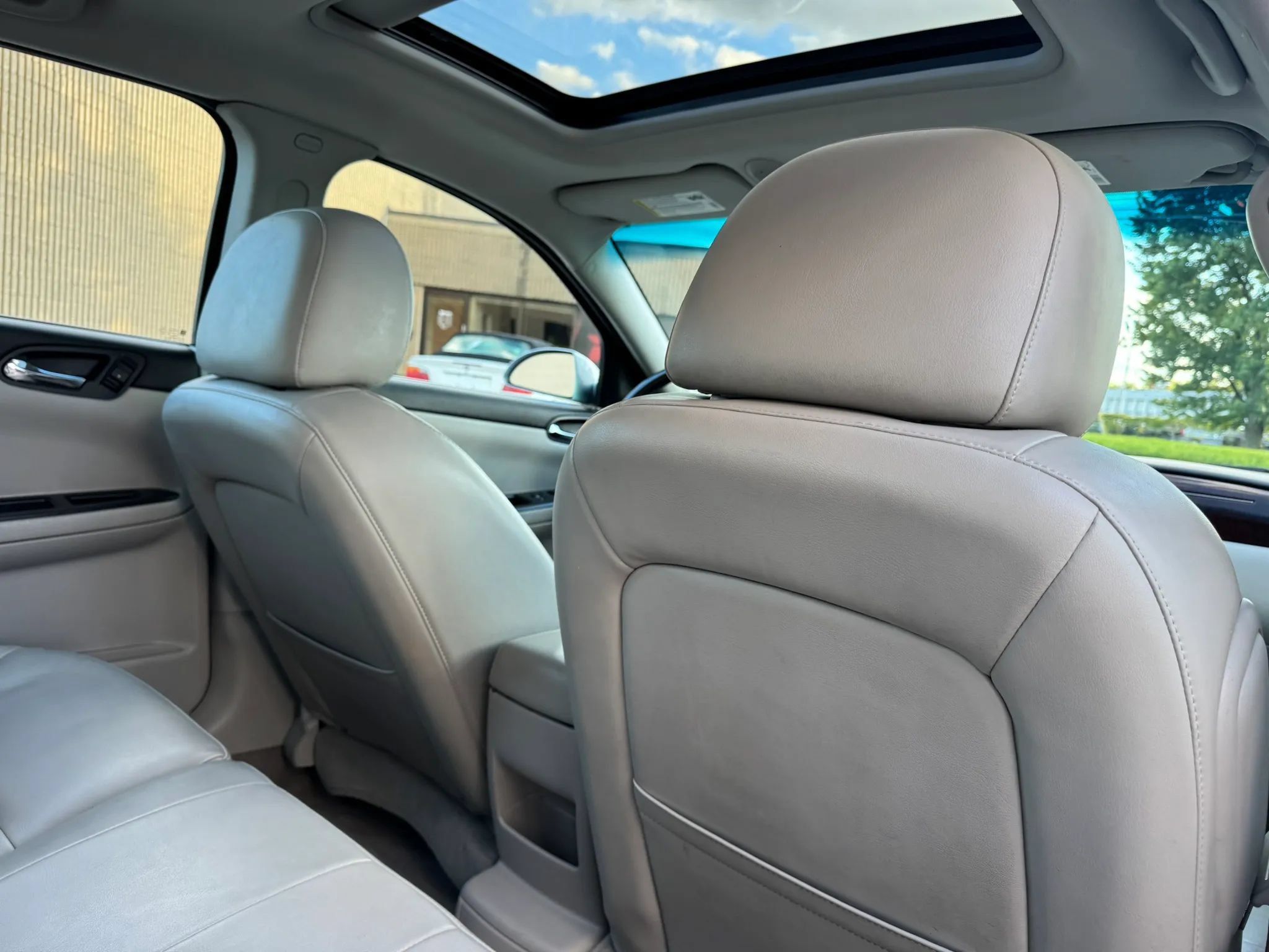 Used 2011 Chevrolet Impala LT w/ Luxury Edition Package FWD image 29