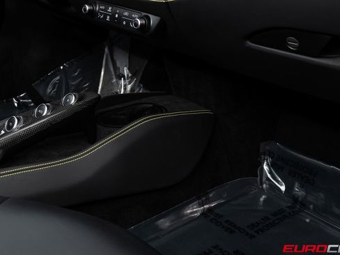 Used 2022 Ferrari F8 Tributo RWD image 39