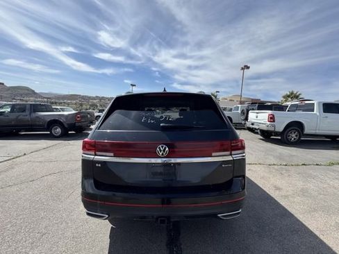 Used 2024 Volkswagen Atlas SE image 4