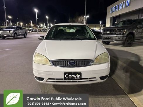 Used 2007 Ford Focus SES image 2