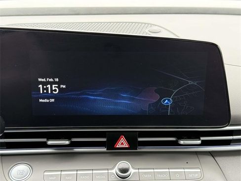 Used 2024 Hyundai Elantra SEL image 14