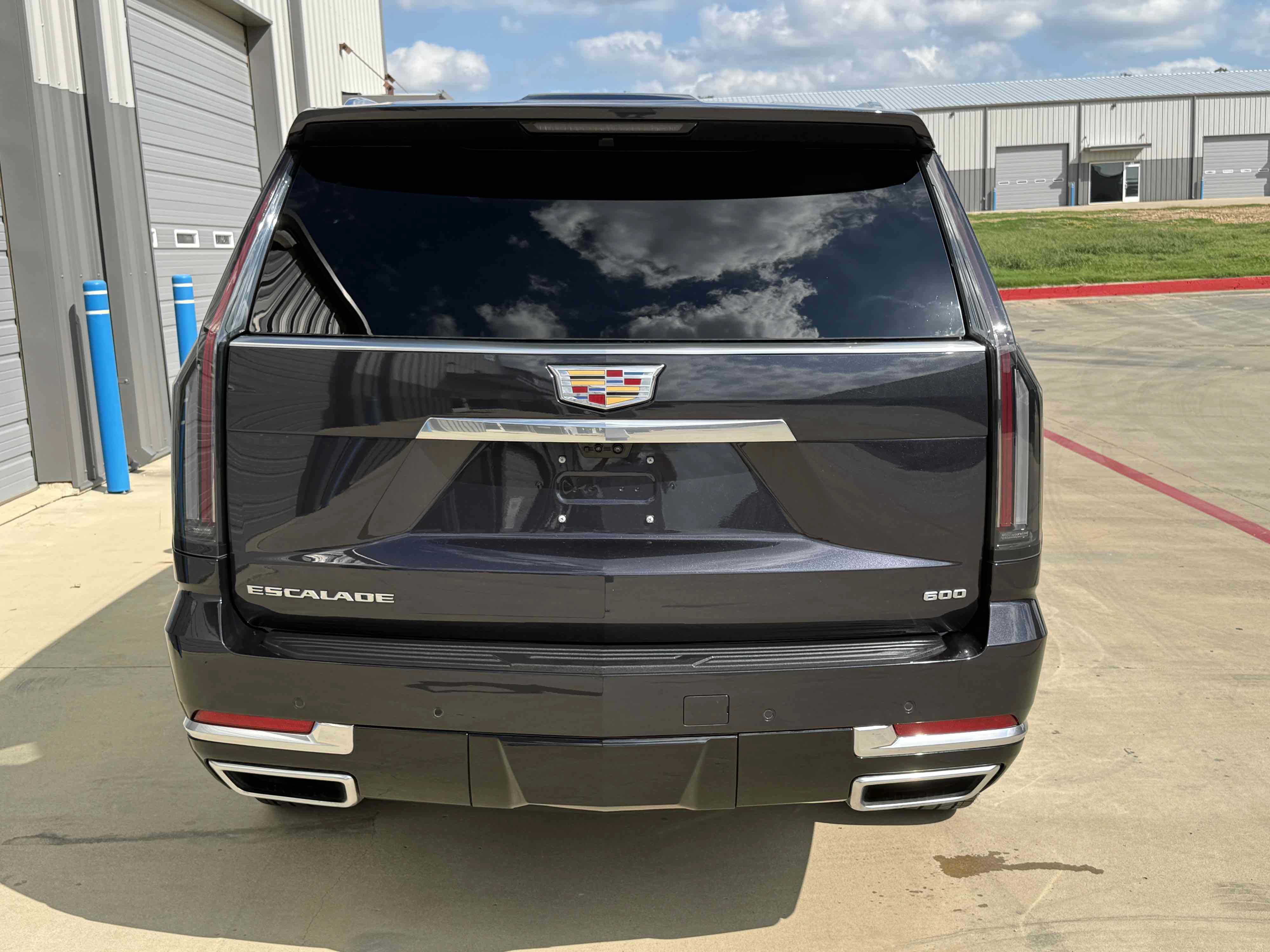 Used 2025 Cadillac Escalade Premium Luxury AWD/4WD image 35
