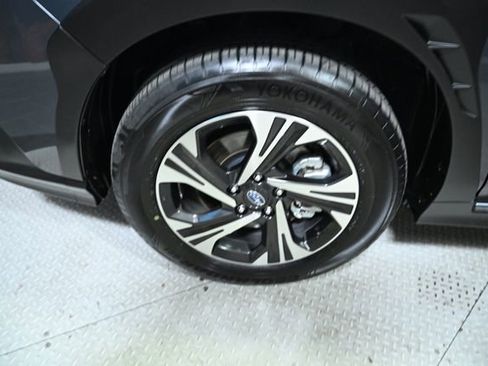 Used 2025 Subaru Crosstrek 2.0i Premium image 18