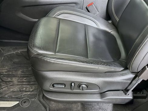 Used 2020 Chevrolet Traverse LT w/ LT Premium Package image 20