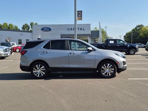 Used 2024 Chevrolet Equinox LT FWD image 14