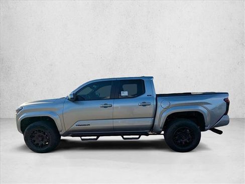 Used 2025 Toyota Tacoma SR5 AWD/4WD image 5