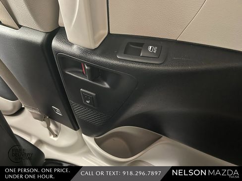 Used 2019 Chrysler Pacifica Touring-L Plus image 37