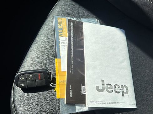 Used 2025 Jeep Compass Limited AWD/4WD image 21