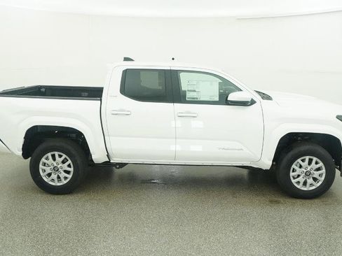 New 2026 Toyota Tacoma SR5 AWD/4WD image 3