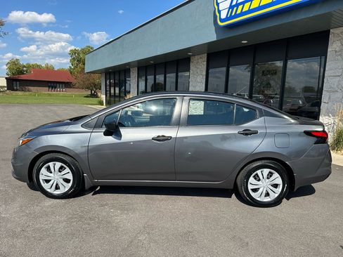 Used 2020 Nissan Versa S image 4