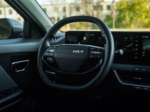 New 2025 Kia K4 EX image 14