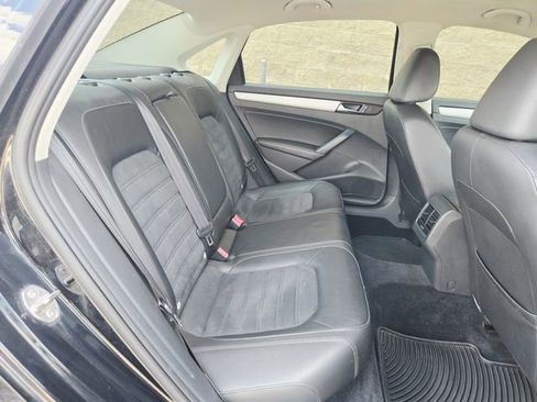 Used 2015 Volkswagen Passat 1.8T SEL Premium image 18